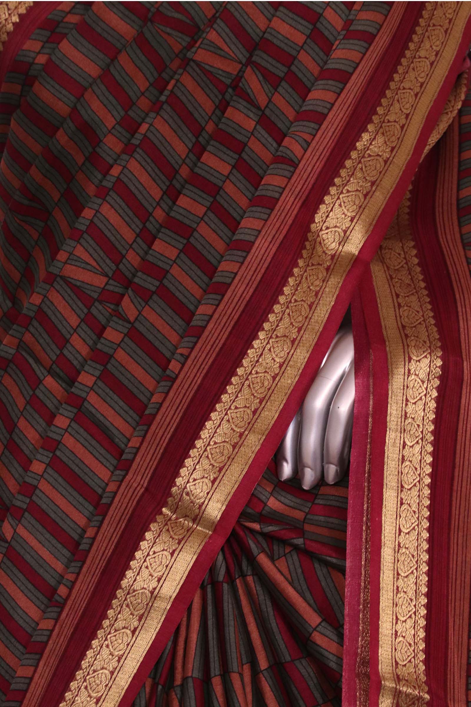 Pure Floral Zari Crepe Silk Saree AL206169